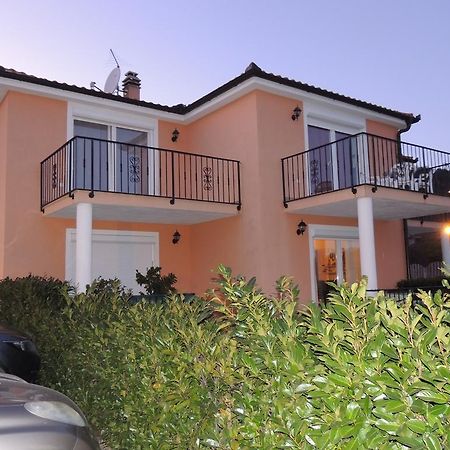Apartment Cindy Lovran Exterior photo